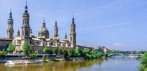 Zaragoza - Basílica del Pilar y río Ebro.jpg