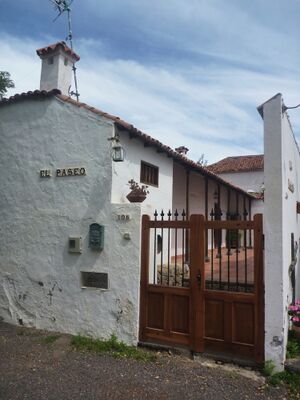 Casa del Paseo y Capilla de San Juan 02.jpg