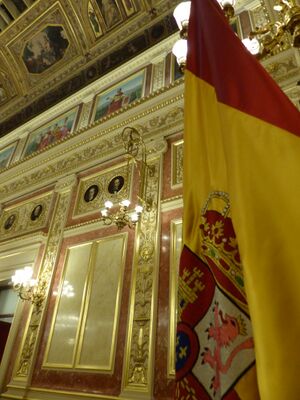 Salón de Conferencias Palacio de las Cortes, bandera, Madrid, España, 2015.JPG