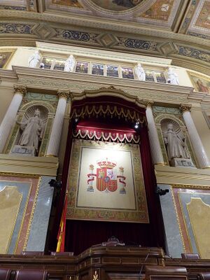Congreso de los diputados, Salón de Pleno, escudo de España, Madrid, España, 2015.JPG