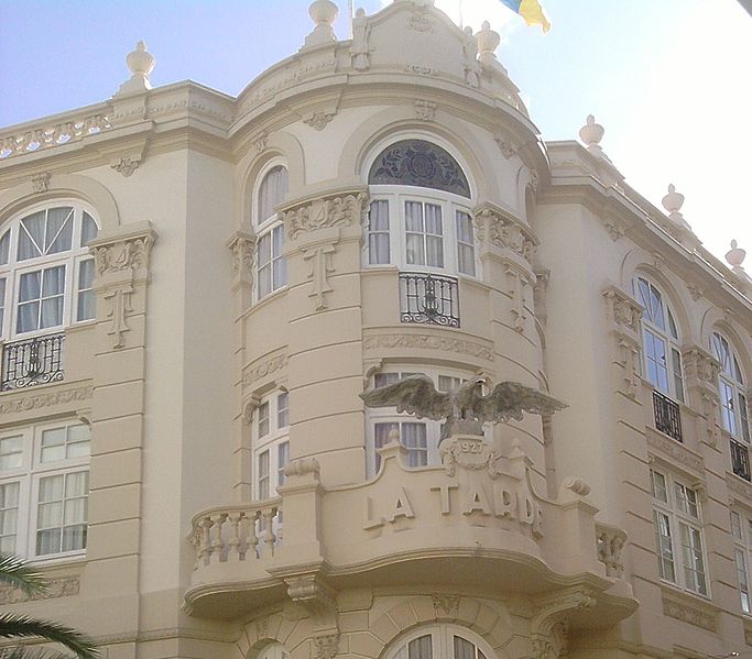 Archivo:Edificio La Tarde.jpg