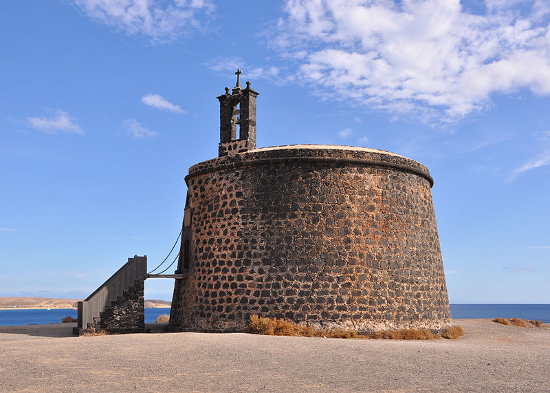 Archivo:Lanzarote Castillo de las Coloradas R02.jpg