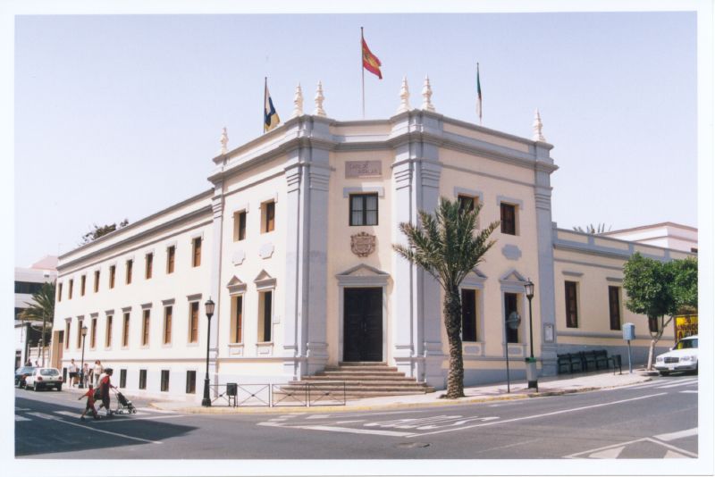 Archivo:Edificio Cabildo Insular Fuerteventura.jpg