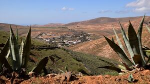 Betancuria (31068585750).jpg