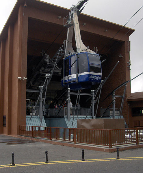 Archivo:Cabel Car at Teide 3.jpg