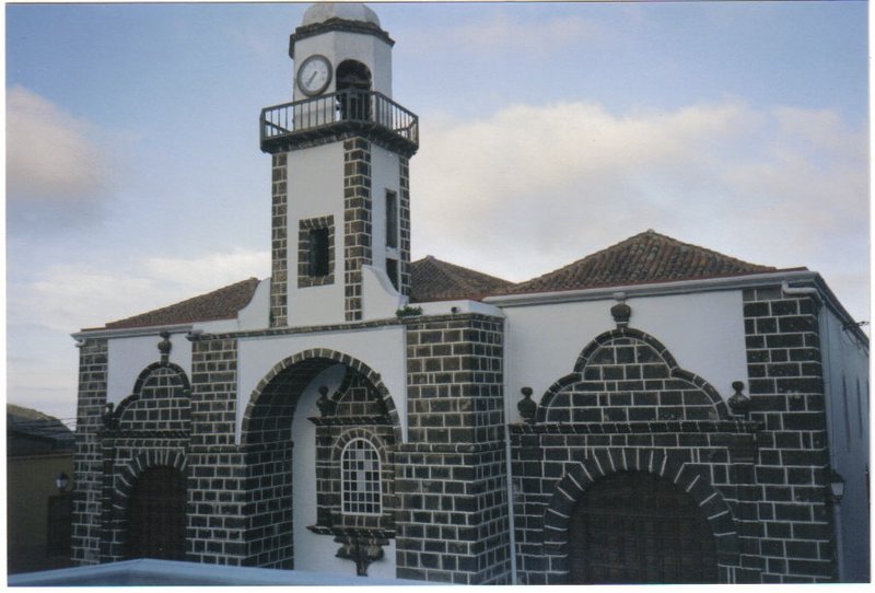 Archivo:IglesiaValverde.jpg