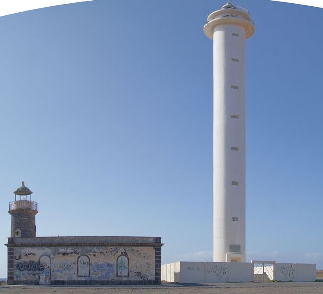 Archivo:Faro de Pechiguera Yaiza Lanzarote.jpg