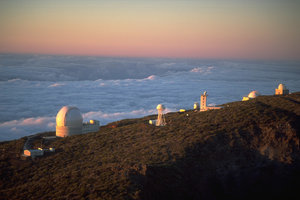Ing telescopes sunset la palma july 2001.jpg