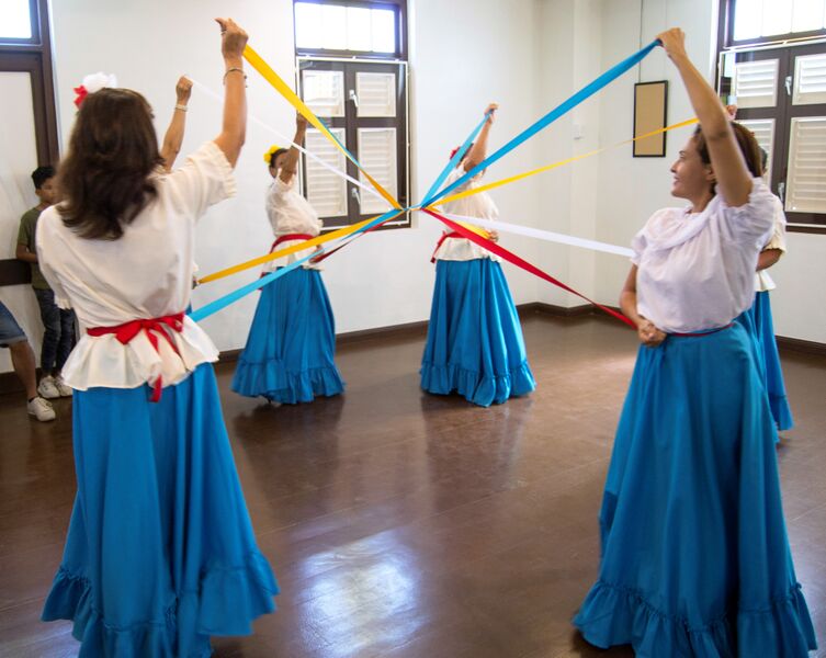 Archivo:Baile di Cinta .jpg