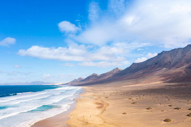 Archivo:Aerial view of the beach of Cofete on Fuerteventura, Canary Islands.jpg