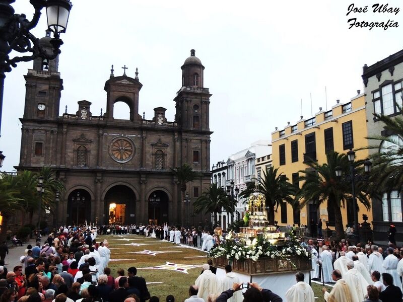 Archivo:CorpusChristiLasPalmas2015 02.jpg