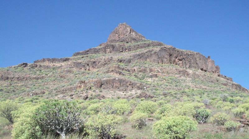 Archivo:Amurga formacion traqueolitica.jpg