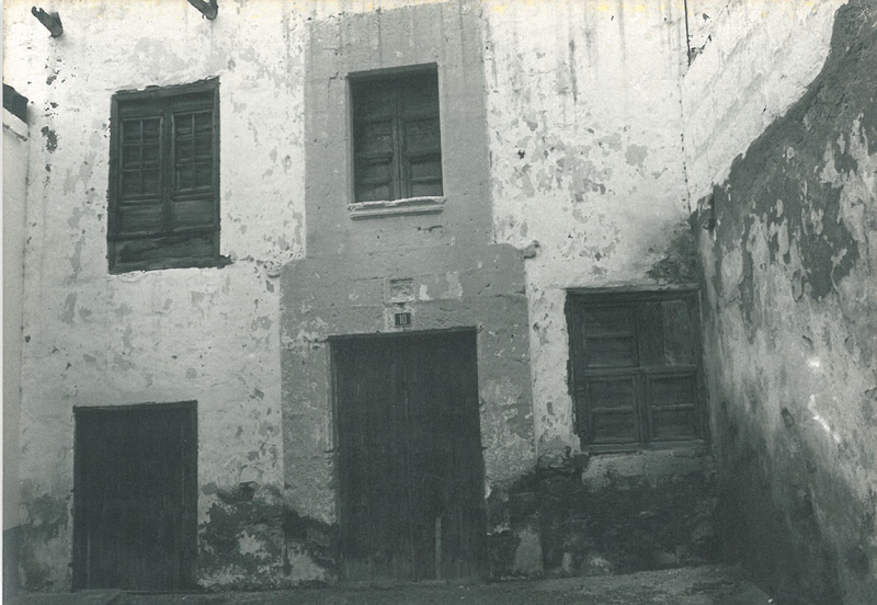 Archivo:Casa del Conde en 1981.png