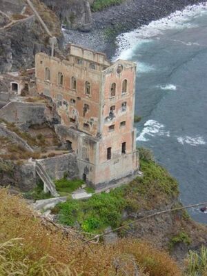Water elevator Realejos-Tenerife.jpg