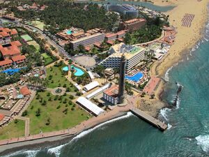 Aerial image of the coast of Gran Canaria.jpg