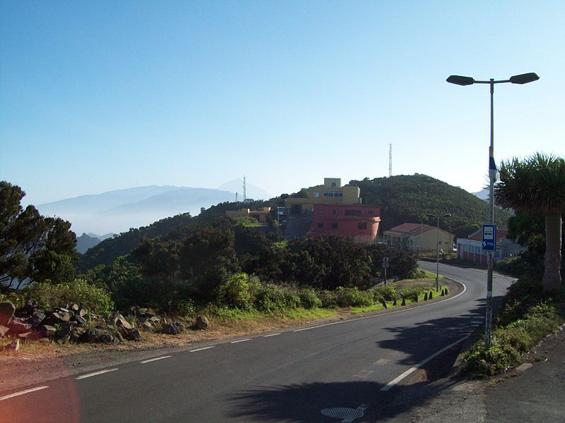 Archivo:Casas de La Cumbre (Tenerife).JPG