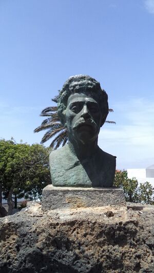 Busto de Alfonso Espínola, Teguise.JPG