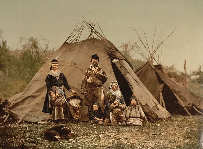 Archivo:Saami Family 1900.jpg