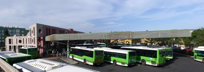 Archivo:Estacion guaguas la laguna 2010.darsenas.jpg