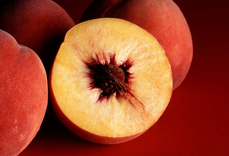 Archivo:Autumn Red peaches.jpg