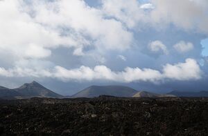 Dramatische Wolken über dramatischer Landschaft, Lanzarote II.jpg