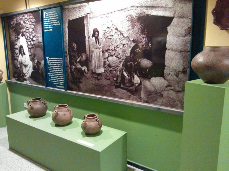 Archivo:Centro Locero2 La Atalaya Canarias.jpg