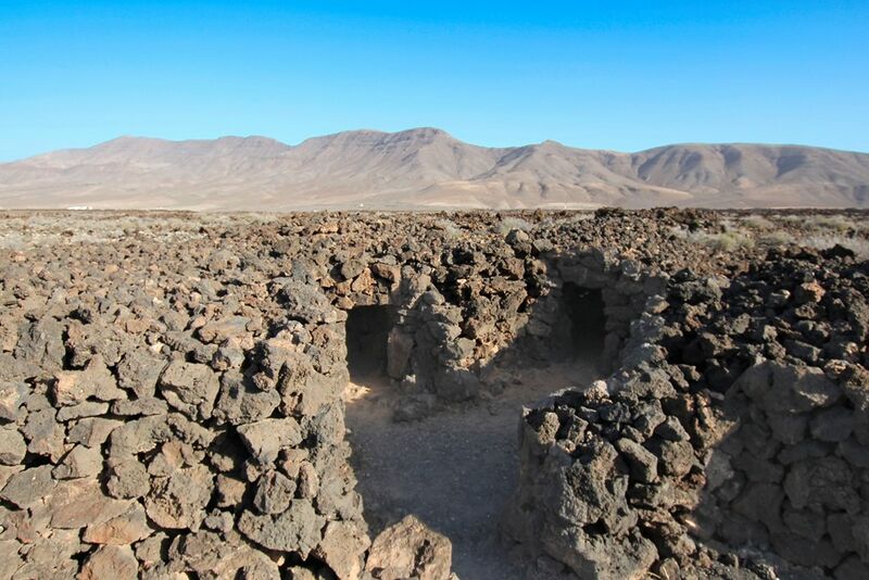 Archivo:Yacimiento arqueológico de La Atalayita.jpg