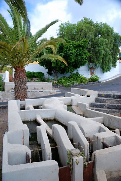 Archivo:Molinos y lavaderos de Chacaica.jpg