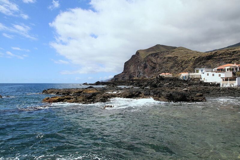 Archivo:La Palma - Villa de Mazo - La Salemera - Lugar Playa La Salemera + Montaña del Azufre 03 ies.jpg