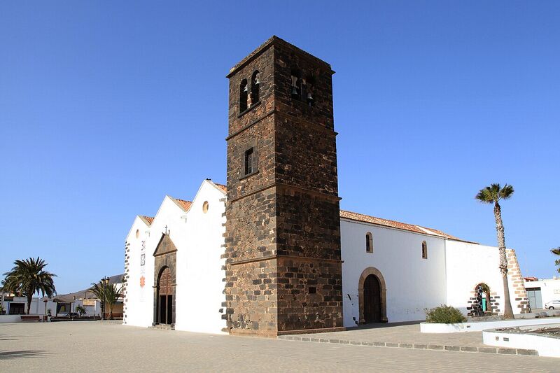 Archivo:La Oliva village - Plaza de la Iglesia - Iglesia de Nuestra Señora de la Candelaria ex 05 ies.jpg