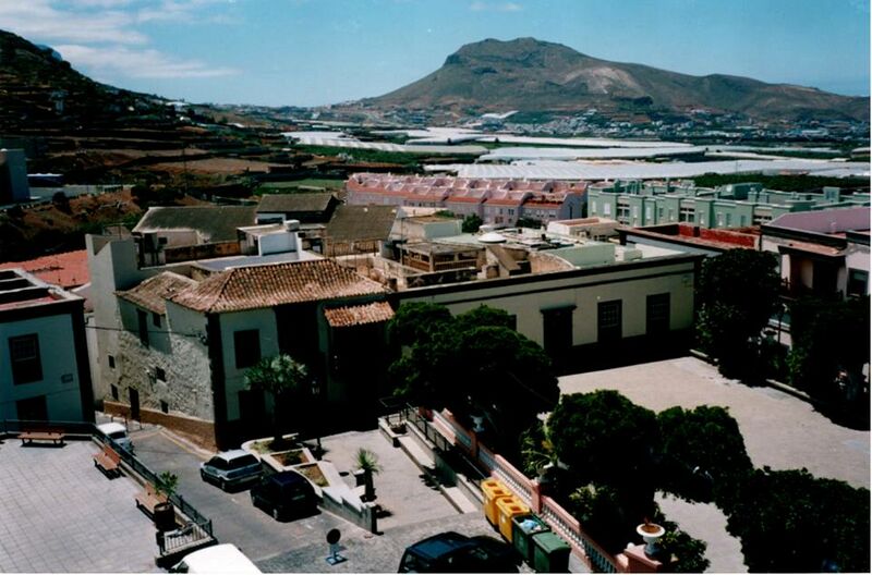 Archivo:Casa Quintana desde Iglesia 2003.jpg