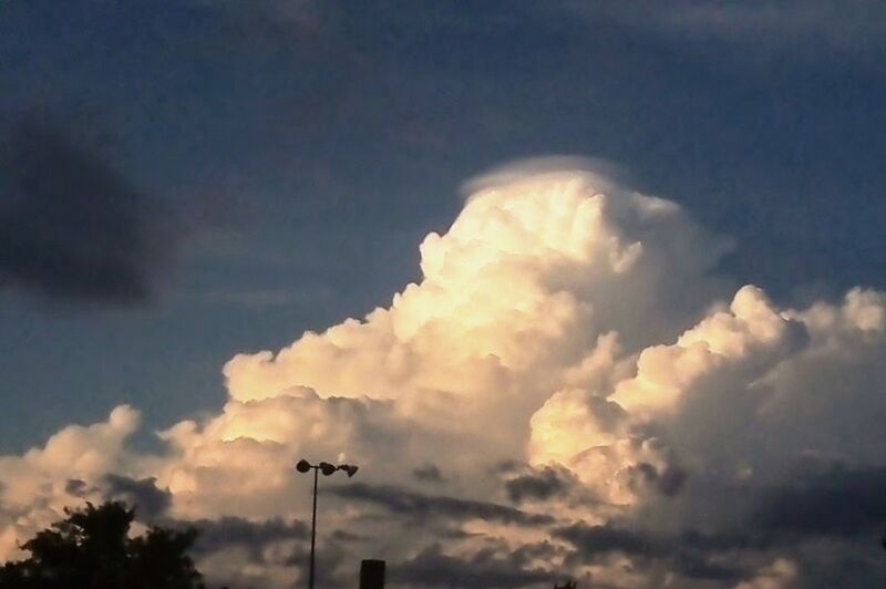 Archivo:Cumulonimbus pileus cloud.jpg