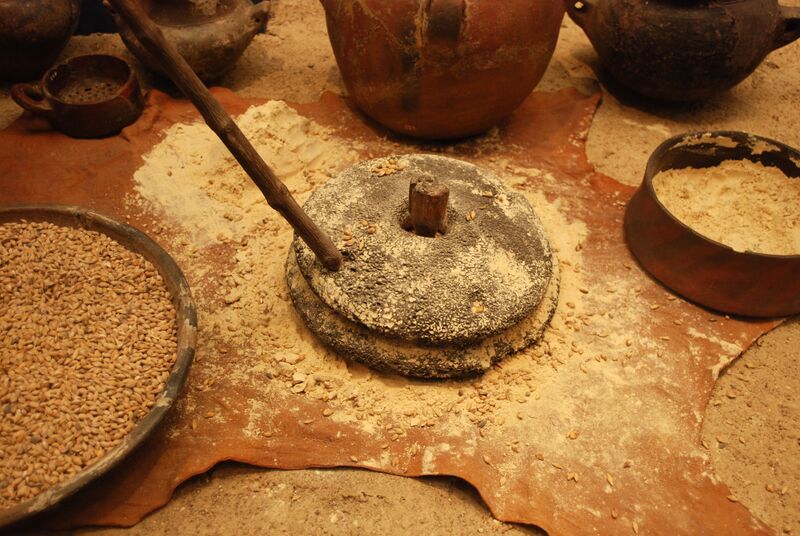 Archivo:Molino de piedra para gofio.JPG