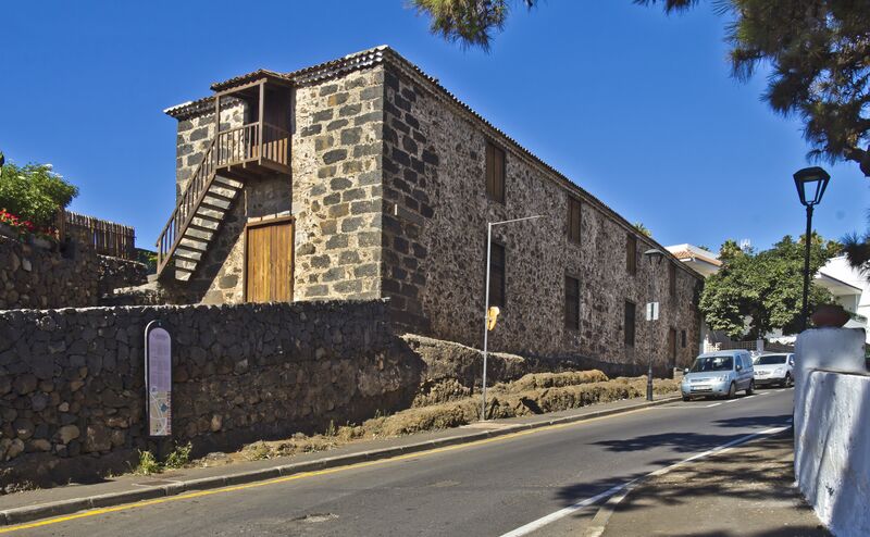 Archivo:Alhóndiga 01.jpg